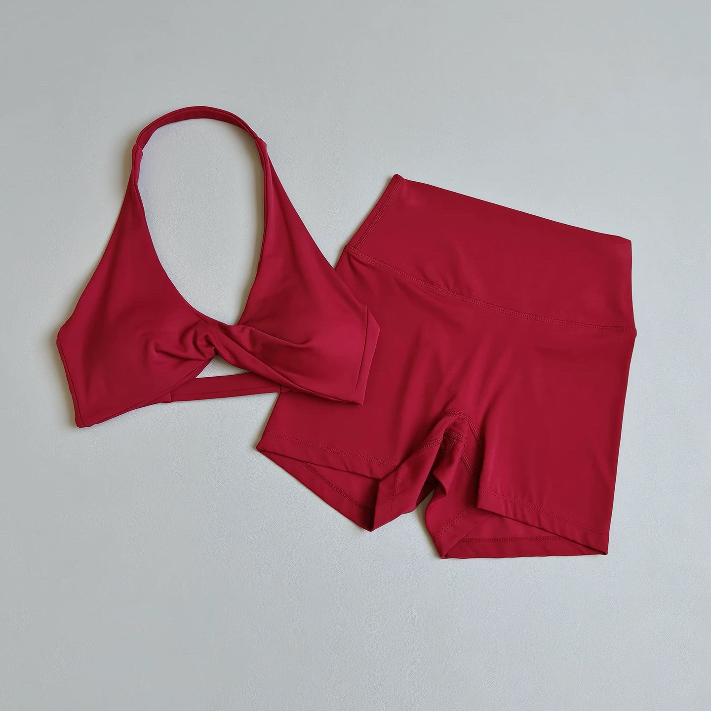 レディースヨガウェア2点セット |   ホルターネックオープ - Sports Bra Racerback のレビューと価格